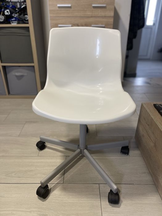 Cadeira giratoria ikea