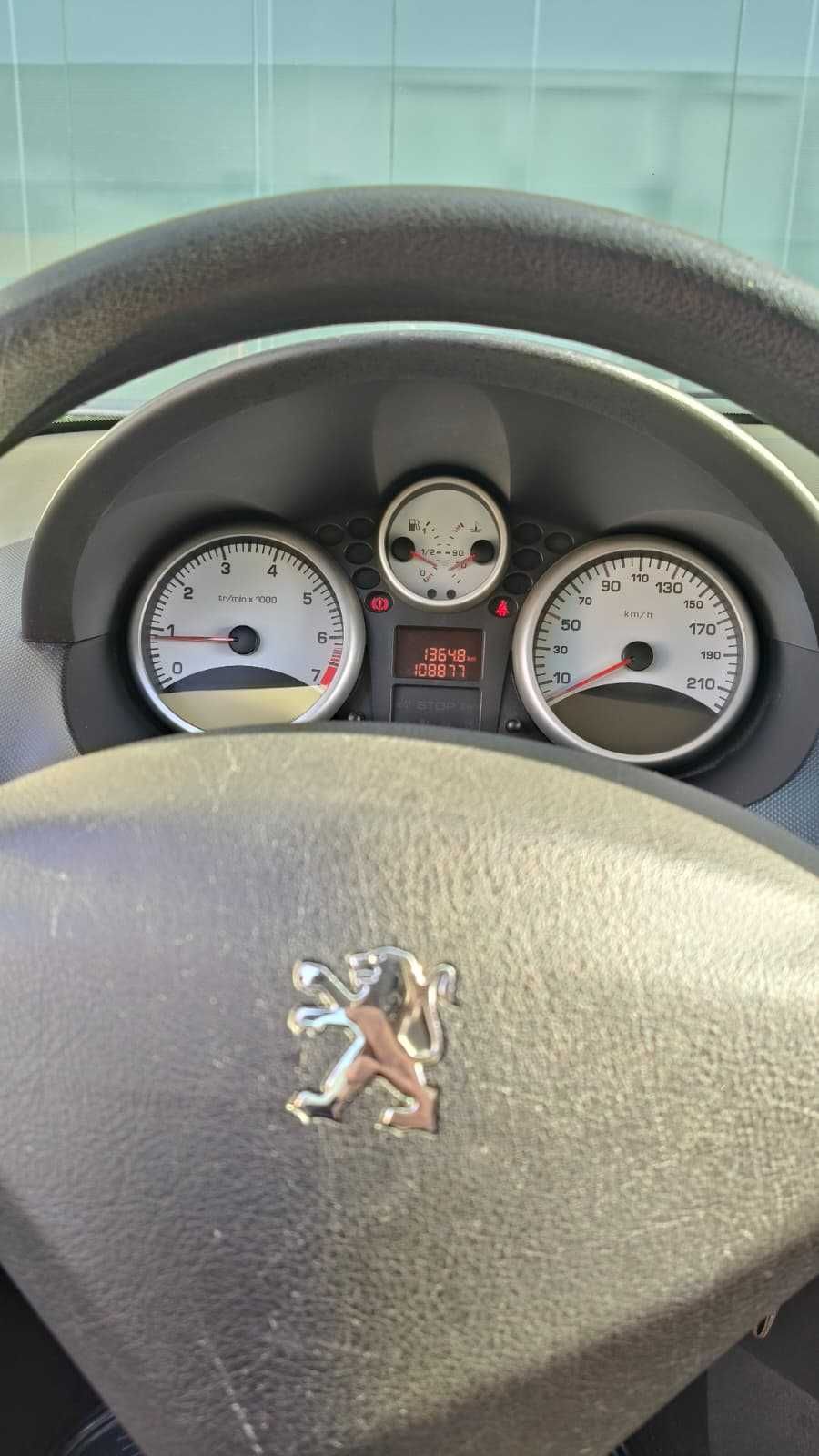 Peugeot 206+ 1.1 Trendy Gasolina – Setembro 2009