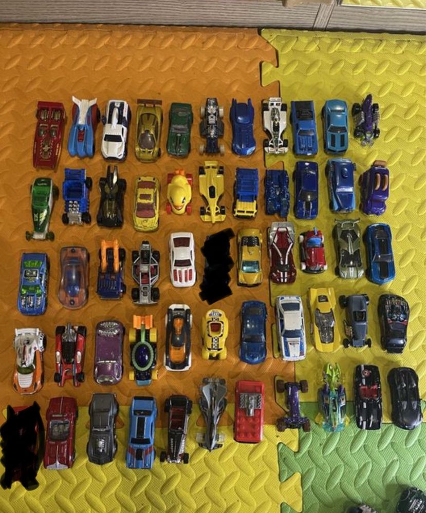 Машинки hot wheels