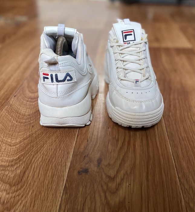 Fila - кросівки білі жіночі розмір 39