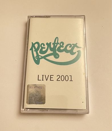 Kaseta magnetofonowa audio Perfect Live 2001