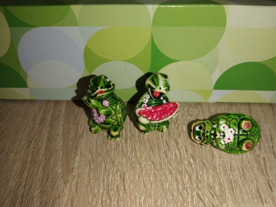 Figurki krokodyle i figurki żółwie