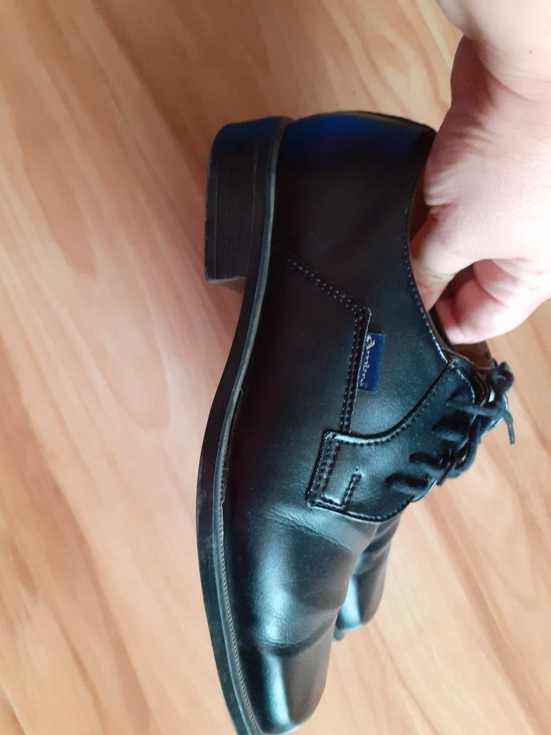 Buty czarne komunijne wesele chrzest eleganckie chłopięce roz.33