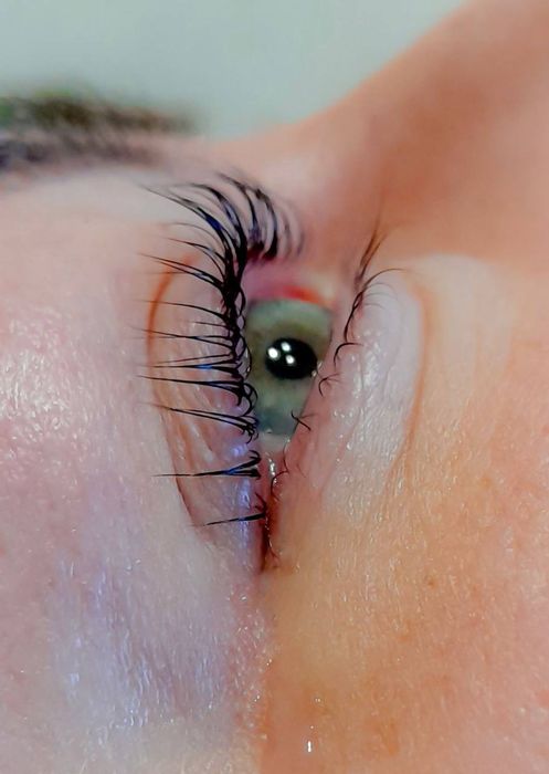 Брови та вії. Ламінування та фарбування