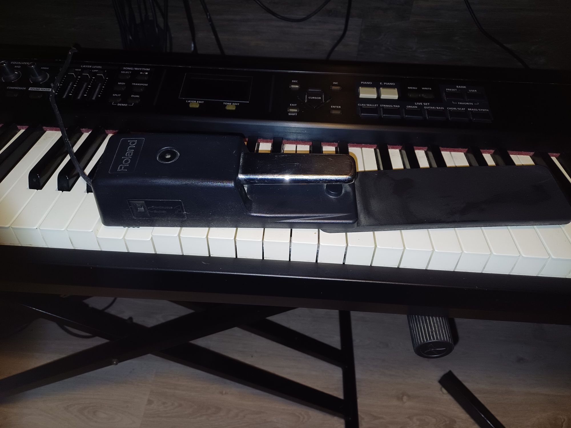 Roland rd-300nx +twardy pokrowiec+statyw stage piano