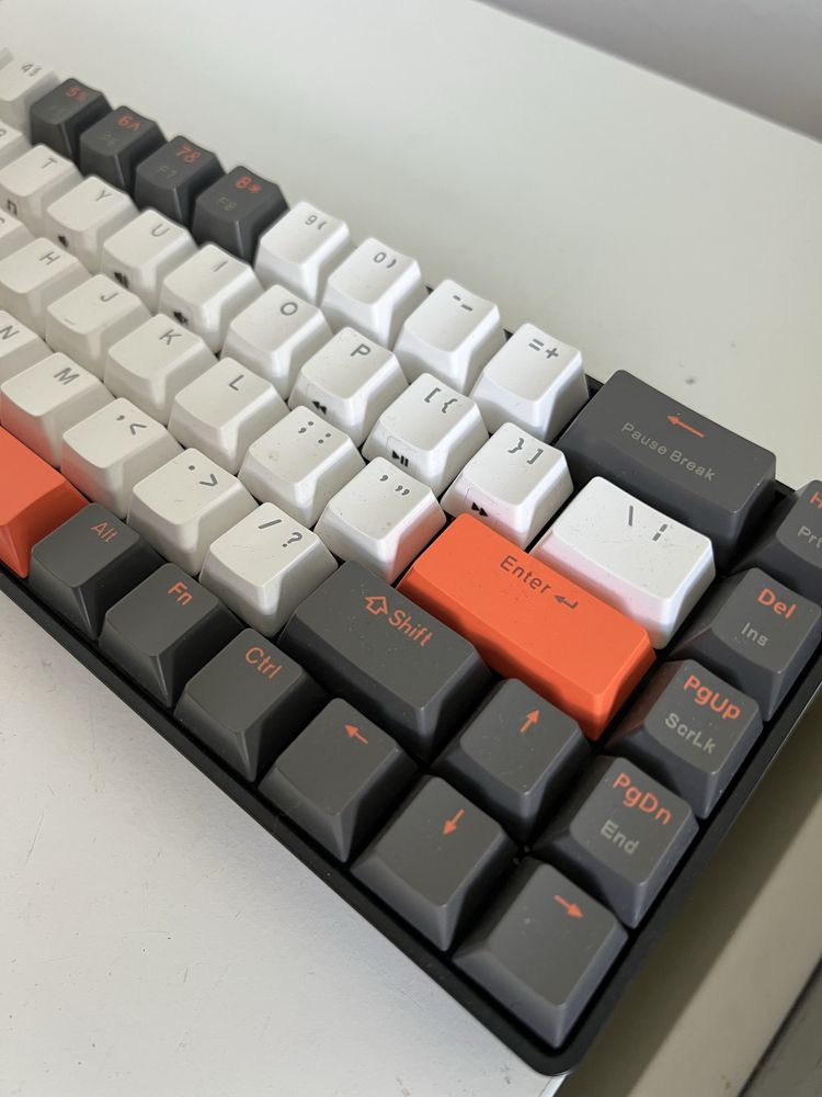 Klawiatura mechaniczna 60% bezprzewodowa - red switch