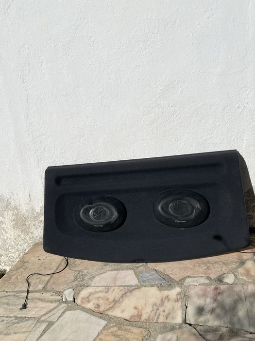 Chapeleira opel corsa b colunas embutidas