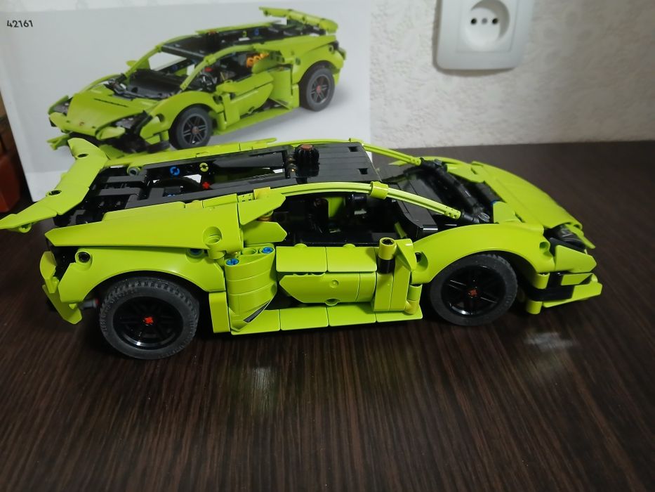 Конструктор LEGO Technic Lamborghini Huracán Tecnica 42161