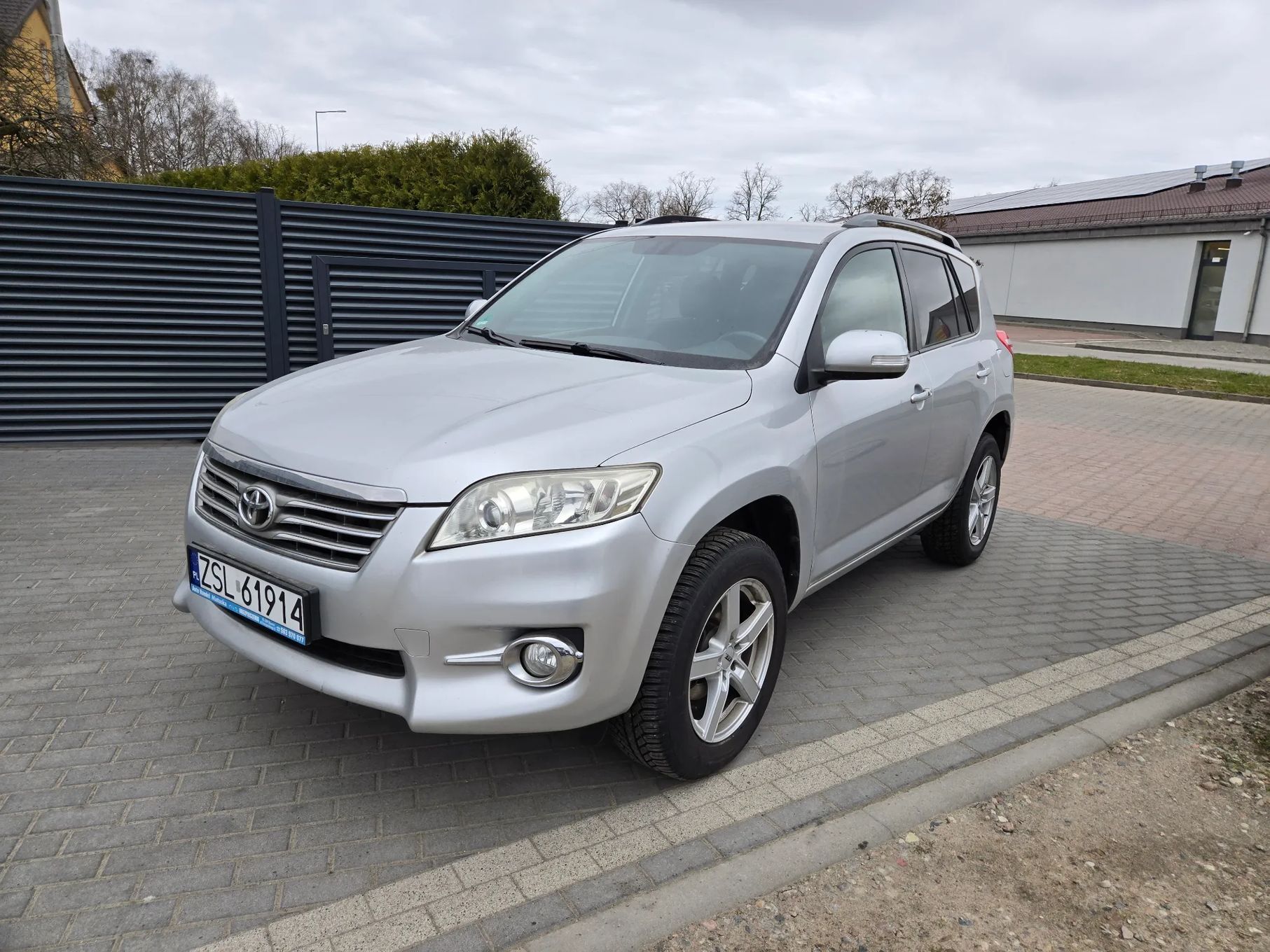 Toyota RAV4 Sprowadzony/ Zarejestrowany/ 2.0 benzyna.