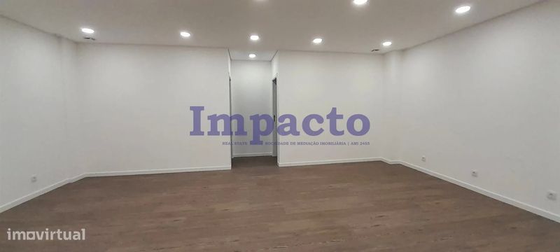 Loja para arrendar em São João da Madeira