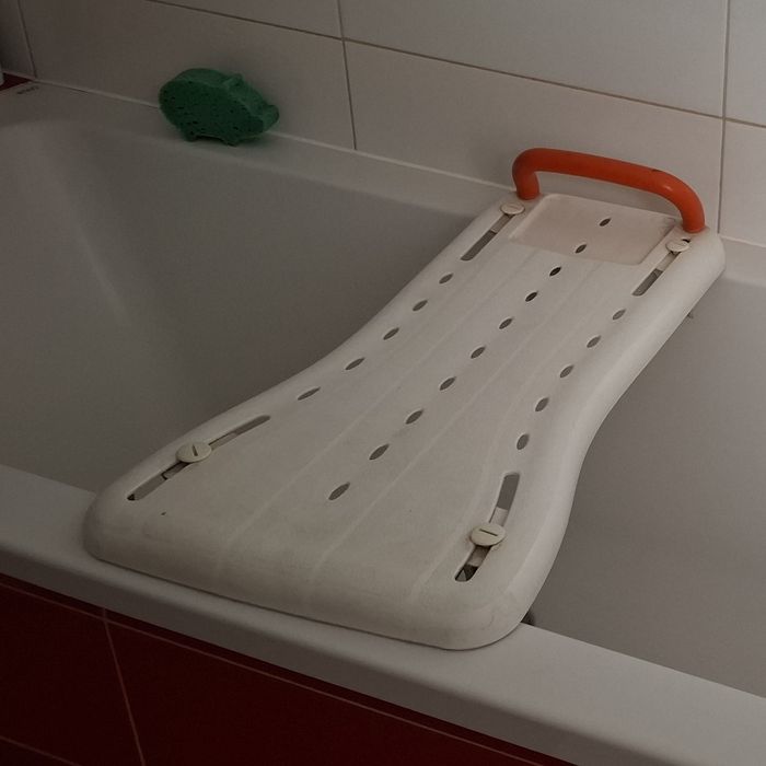 Ławeczka (siedzisko) na wanne