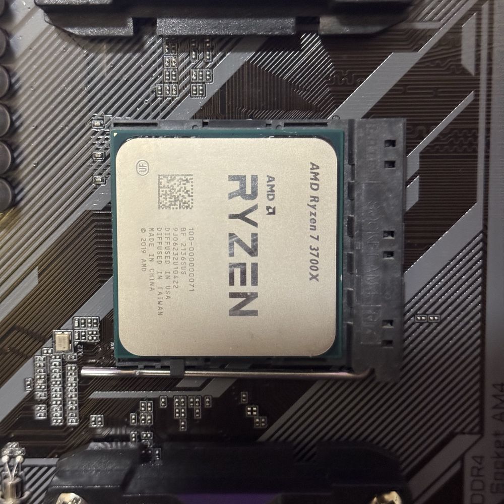 Комплект Ryzen 7 3700X, B450 Aorus материнська плата, процесор