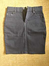 Czarna dżinsowa jeans spódniczka