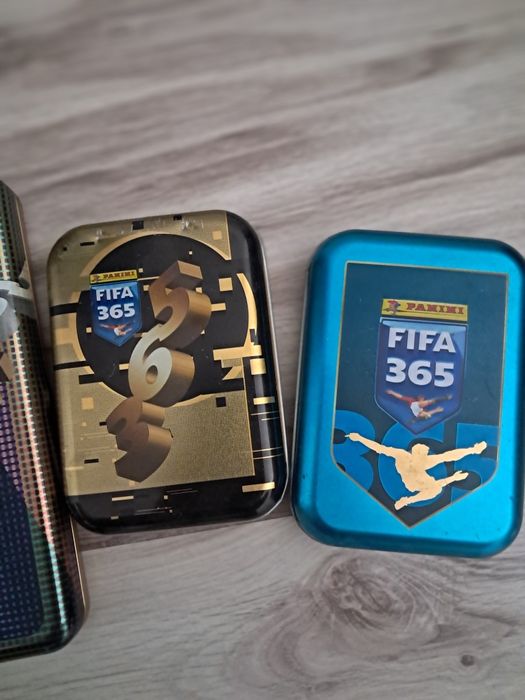 Puszki Panini na karty