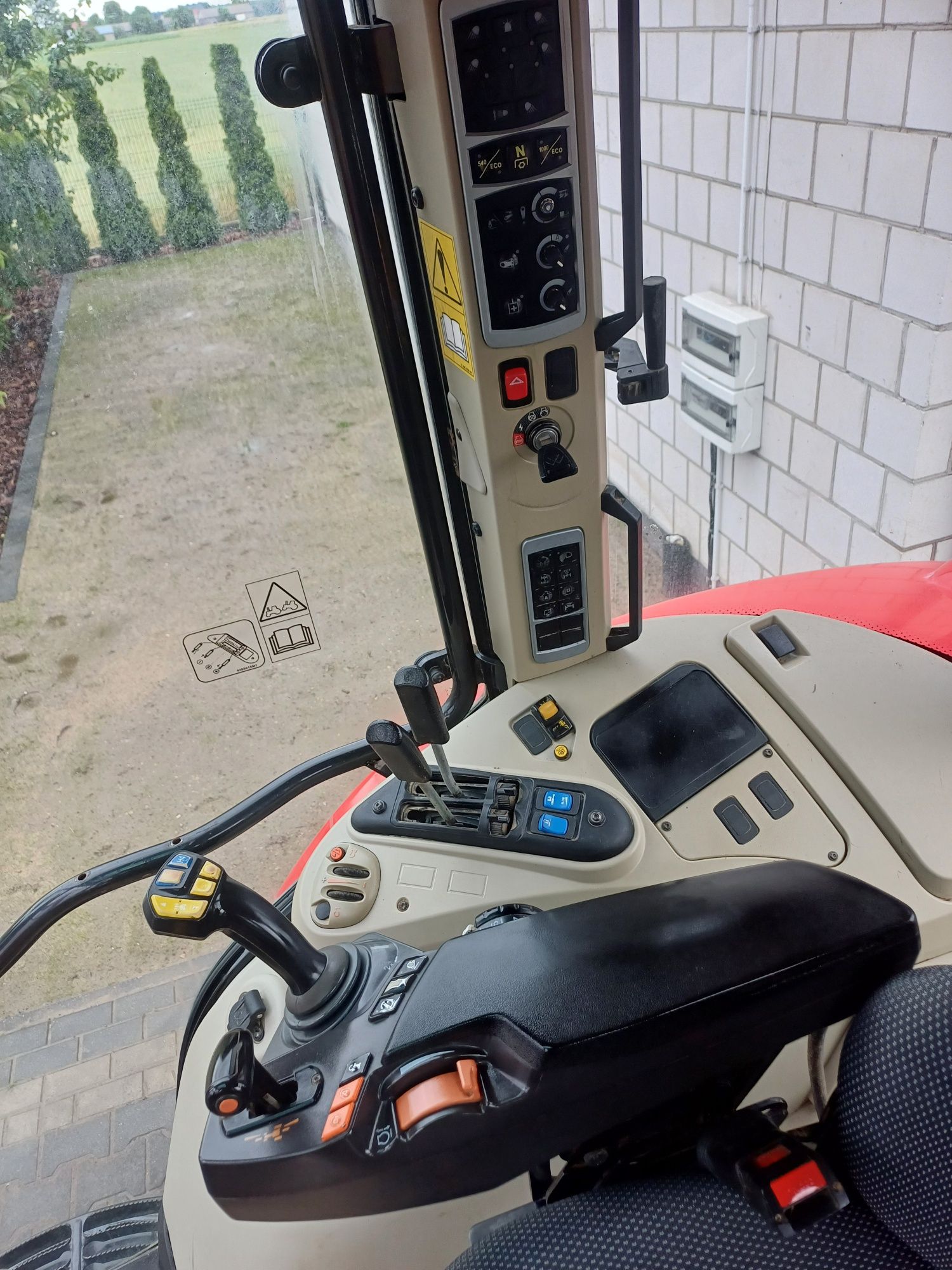 Massey Ferguson 5S 5713S sprowadzony ładowacz MF5712 MF 6455 NH T6