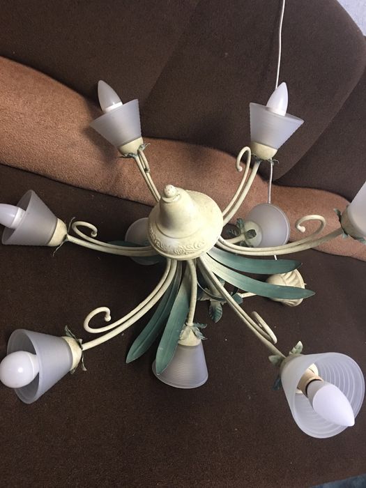 Красива стельова люстра на 9 плафонів в стилі «Флористика»
