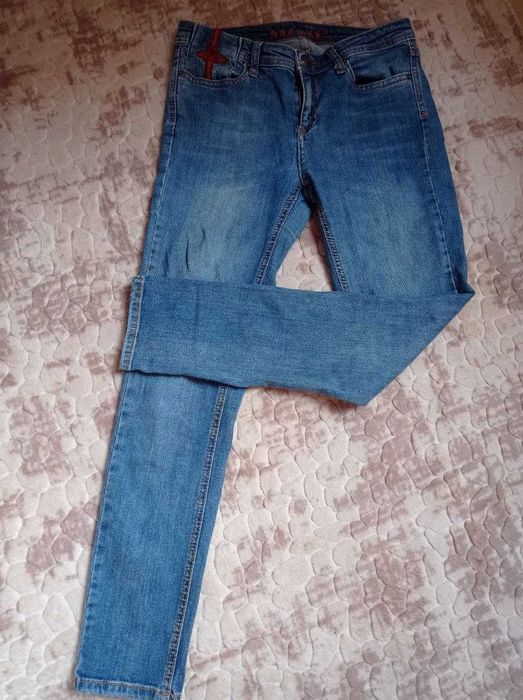 Продам джинсы женские 29 размер