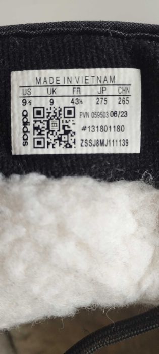 Зимові кросівки.