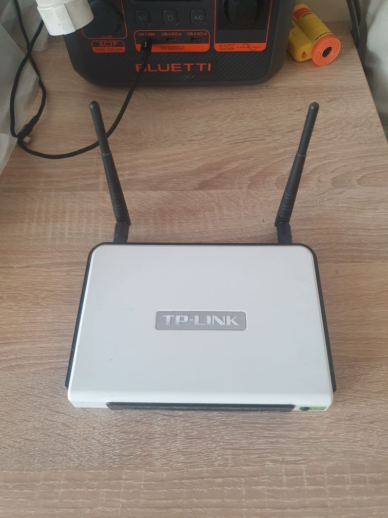 Роутер TP-Link TL-WR1042ND