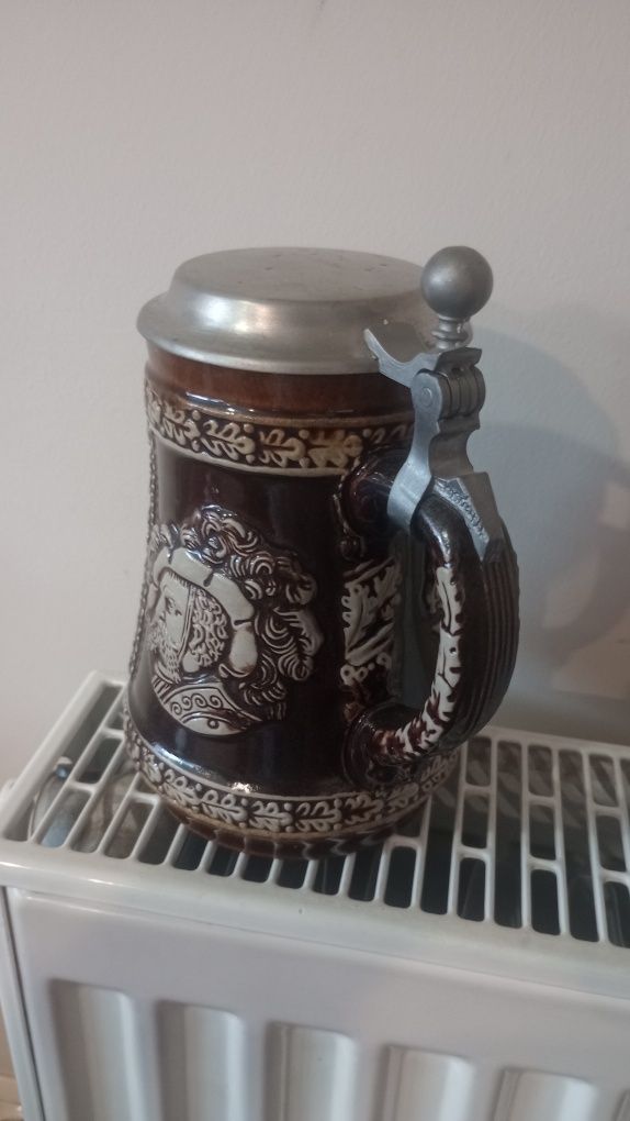 Piękny kolekcjonerski kufel z cynową przykrywką