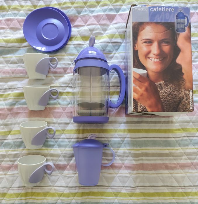 Tupperware Novo nunca usado Cafeteira Francesa com OFERTA