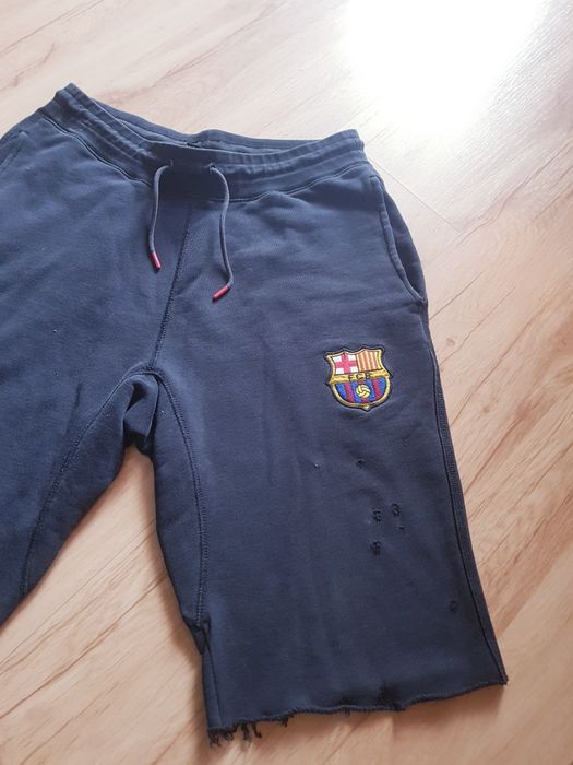 Bawelniane spodenki szorty meskie marki Nike FCB rozmiar S/M.