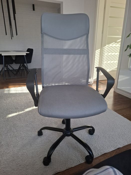 Krzesło biurowe szare