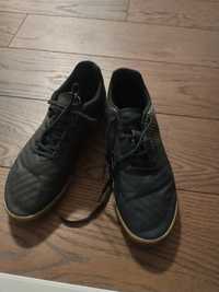 Decathlon halówki buty do piłki nożnej  43