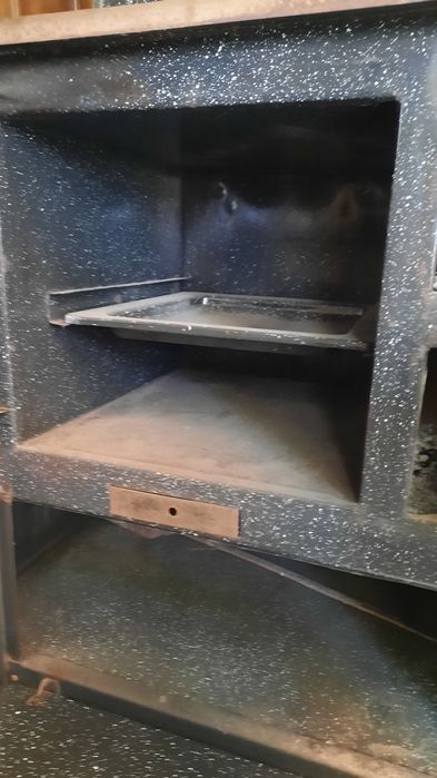 Fogao de lenha em excelente estado. Pesado.Da Oliveirinha, dos antigos