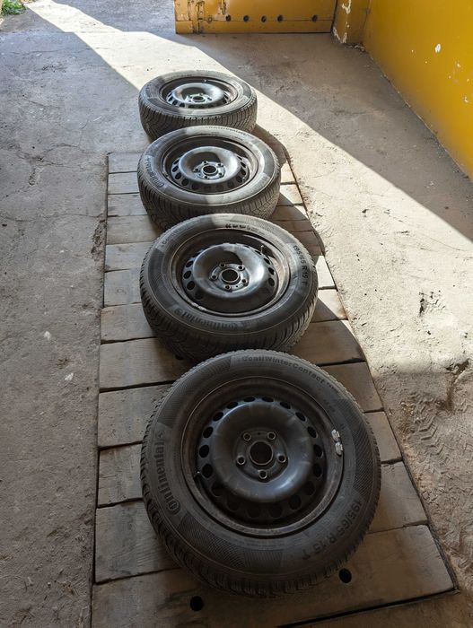 koła felgi opony zimowe 195/65 R15 Continental