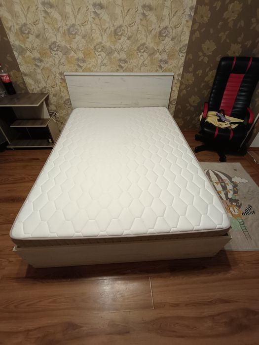 Продам ліжко 140*200 читайте опис!