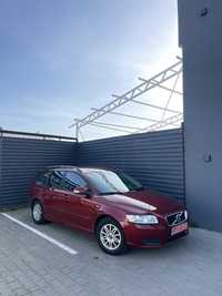 Volvo V50 2010року