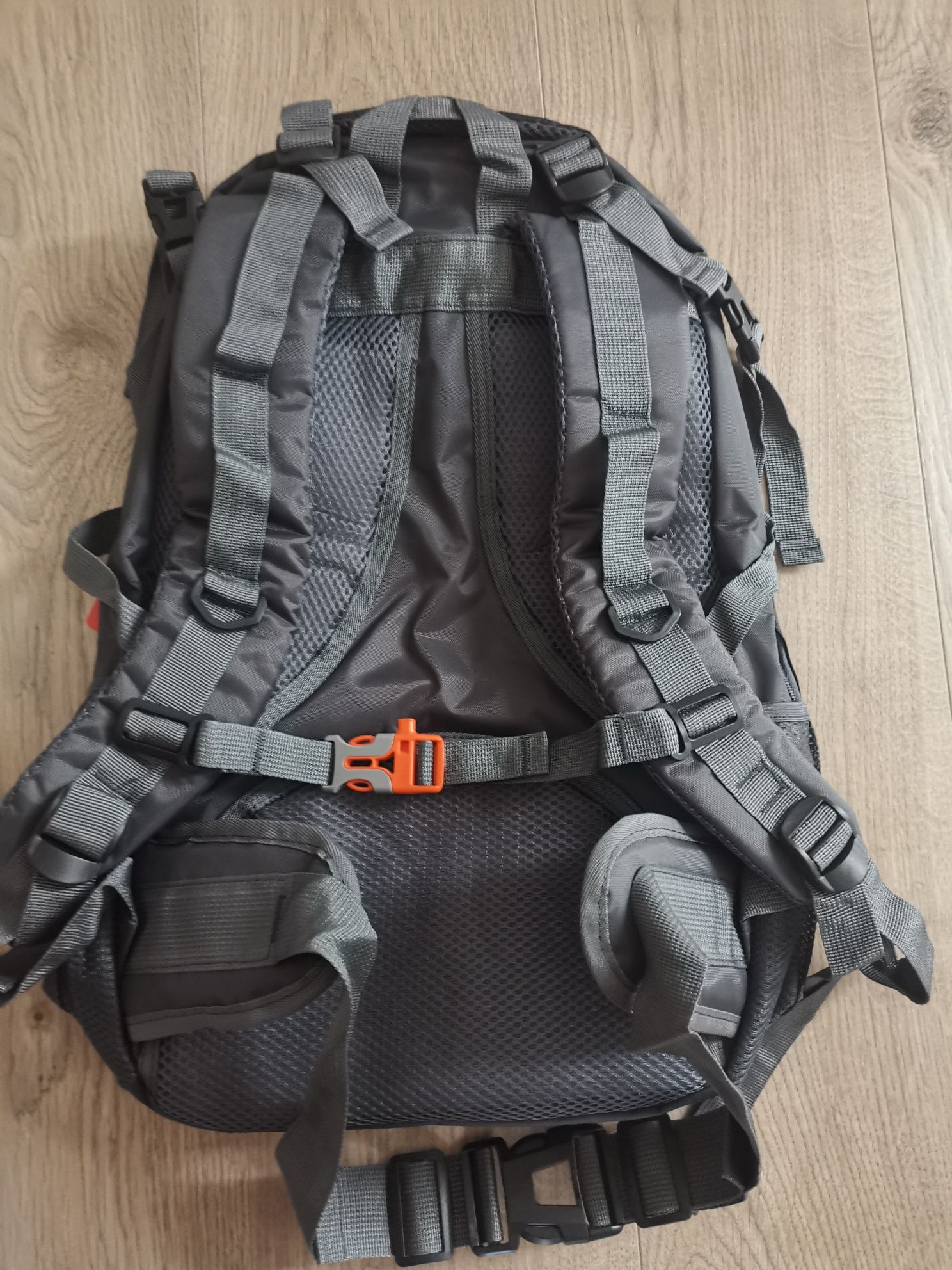 Plecak trekkingowy góry wodoszczelny turystyczny czarny sportowy 18 l