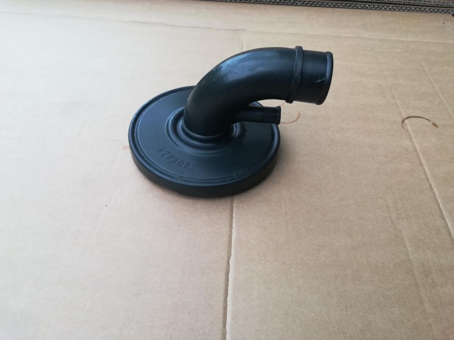 Fiatv126p pokrywa filtra powietrza super stan