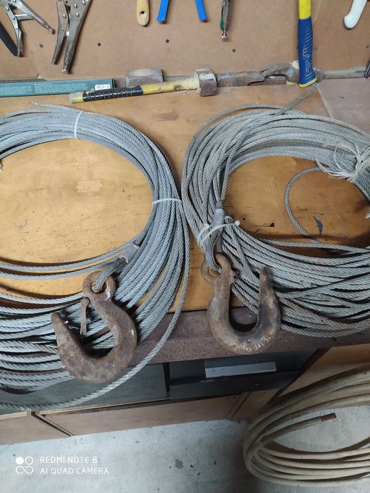 2 cabos de aço com 2 ganchos
