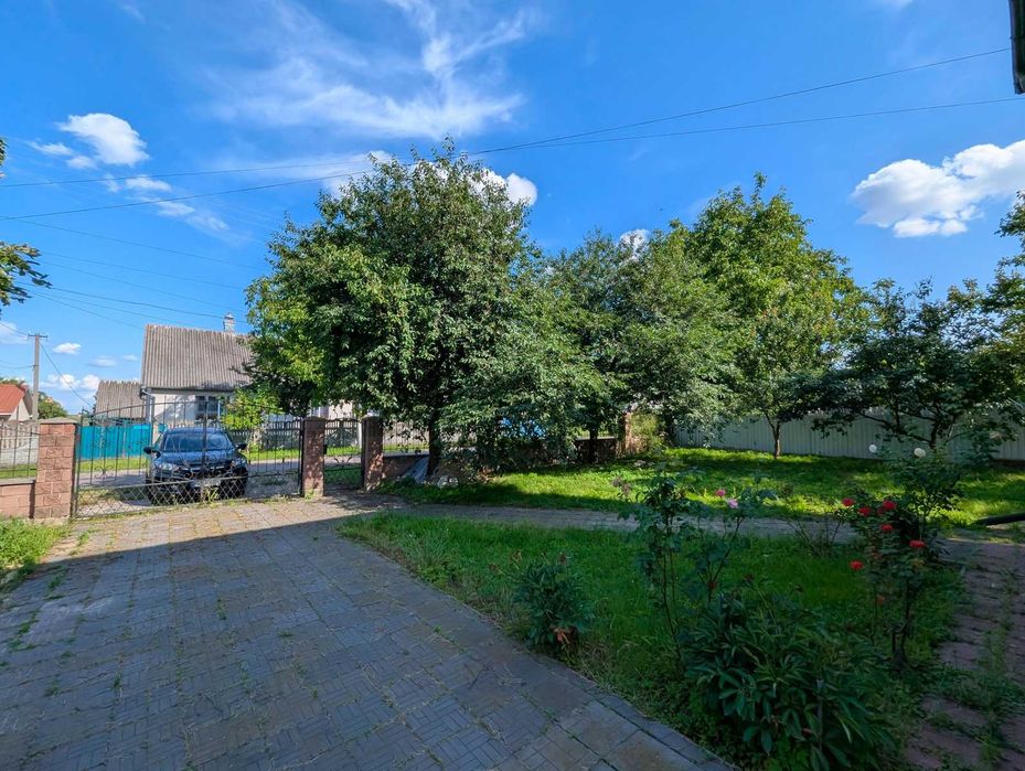 Будинок  20 км від Рівного в Зорі