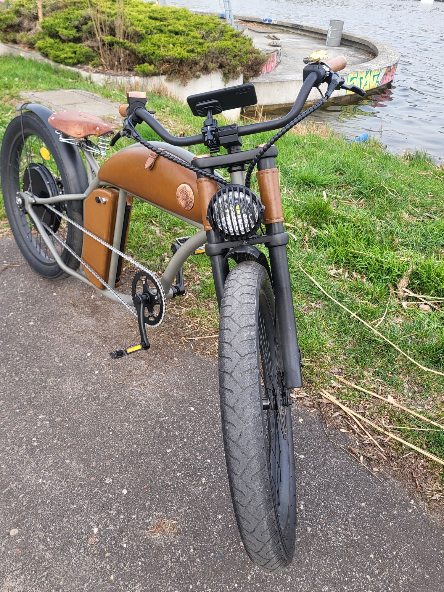 Rower elektryczny Rayvolt cruiser