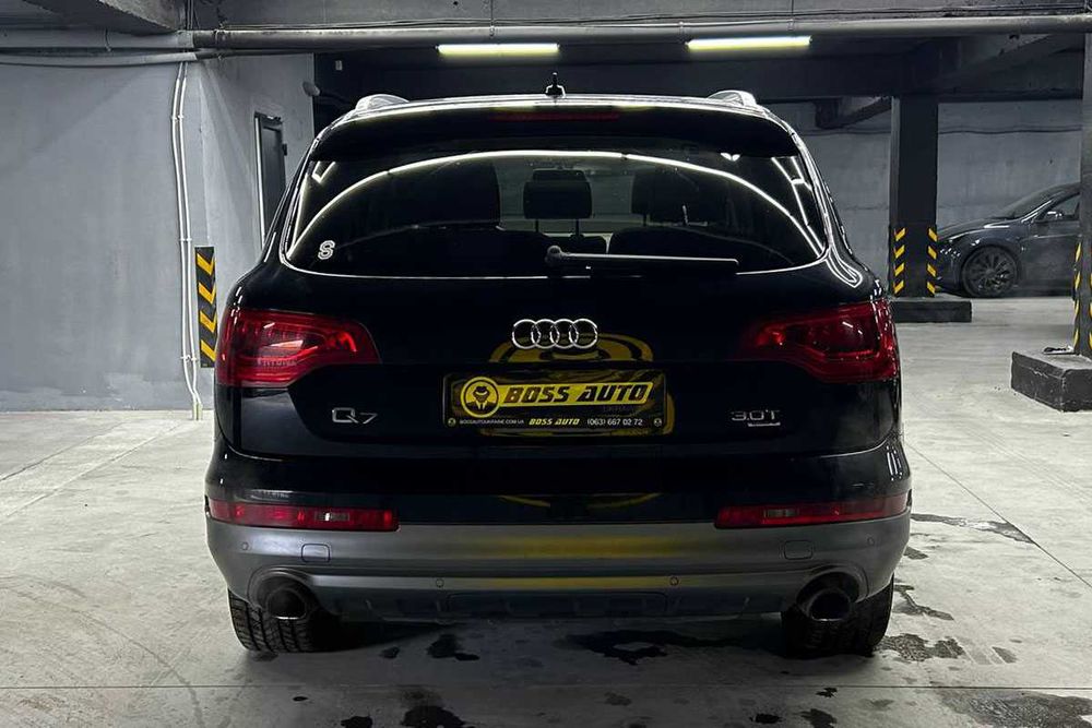 Audi Q7 2013 року