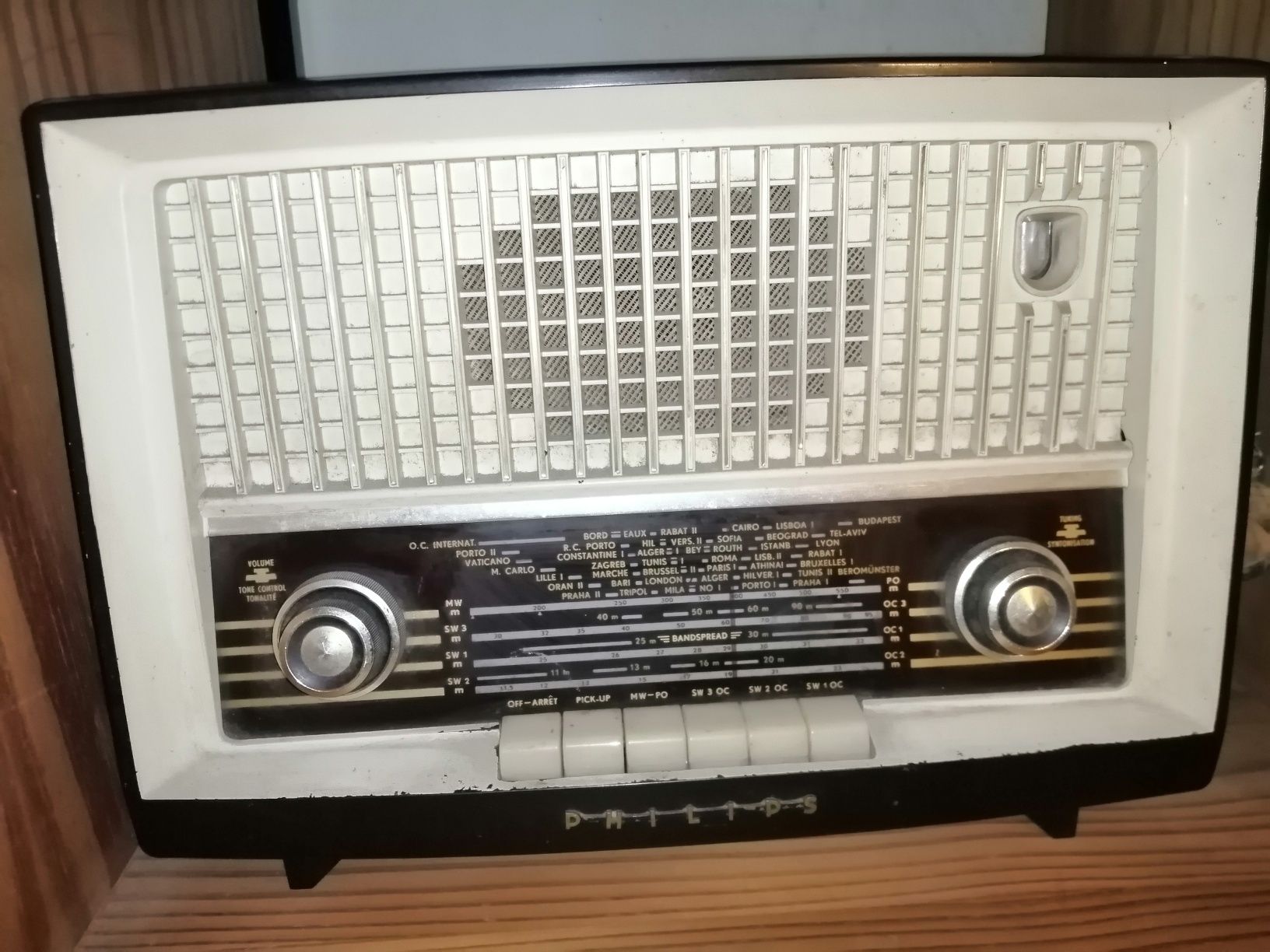 Rádio Philips antigo /vintage /Relíquia /colecção /decoração