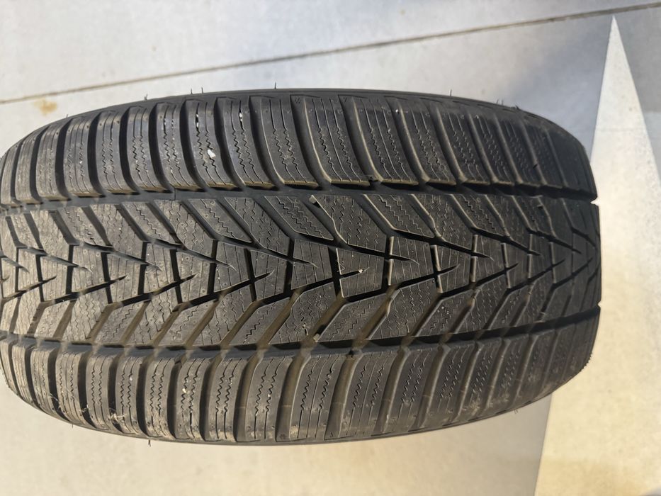 Opony zimowe Hankook winter 235/40/19