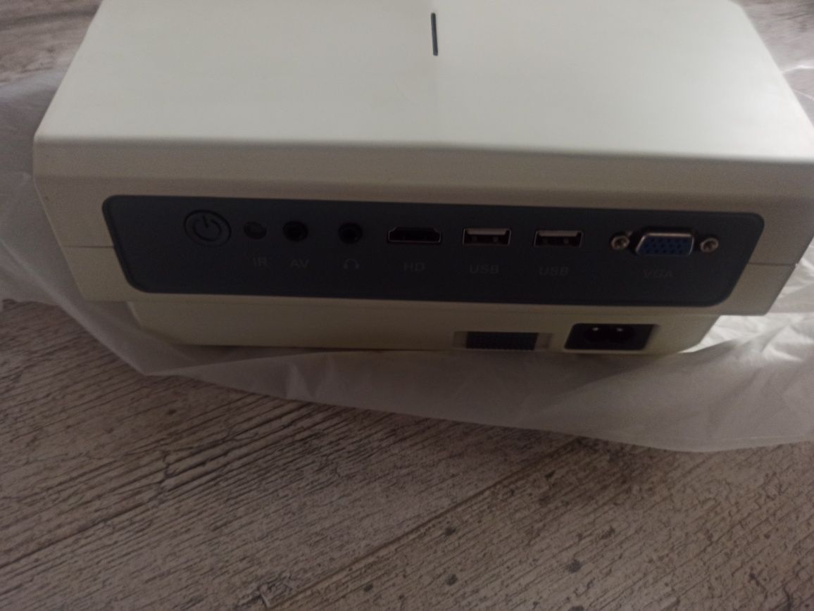 Zestaw projektor Zenwire A4300 Pro  Full HD 1080p WiFi Android + Ekran