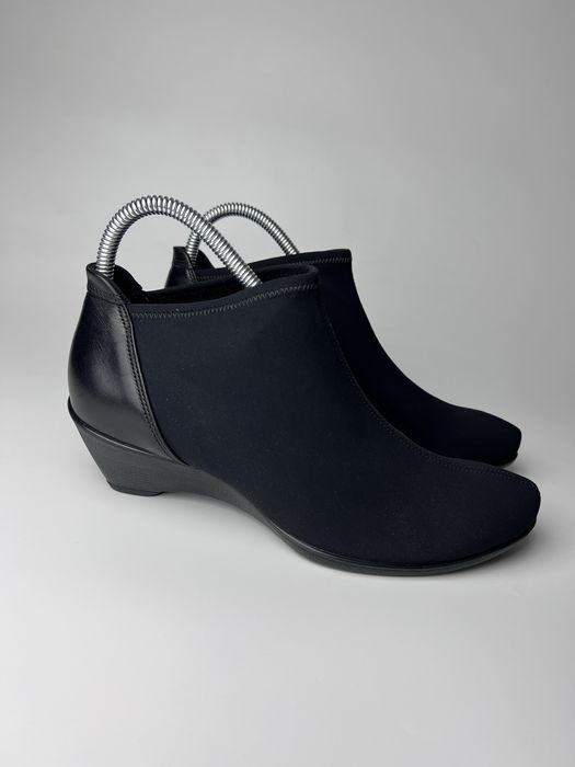 39р. Нові жіночі черевики Ecco