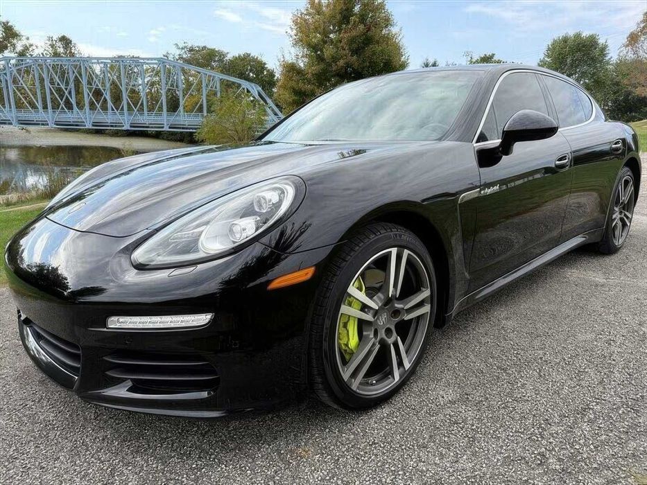Porsche Panamera      2014