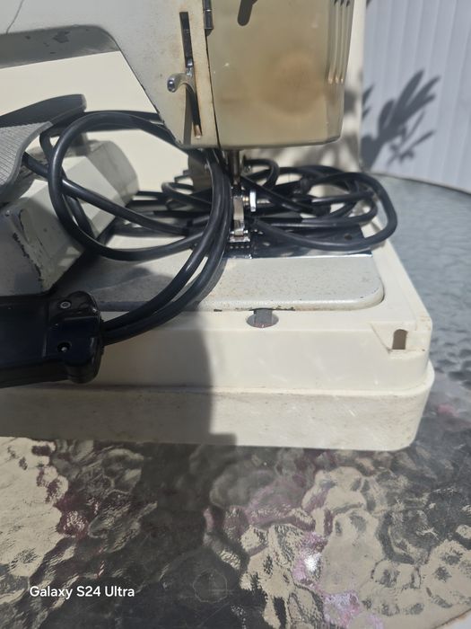 Maquina de costura antiga