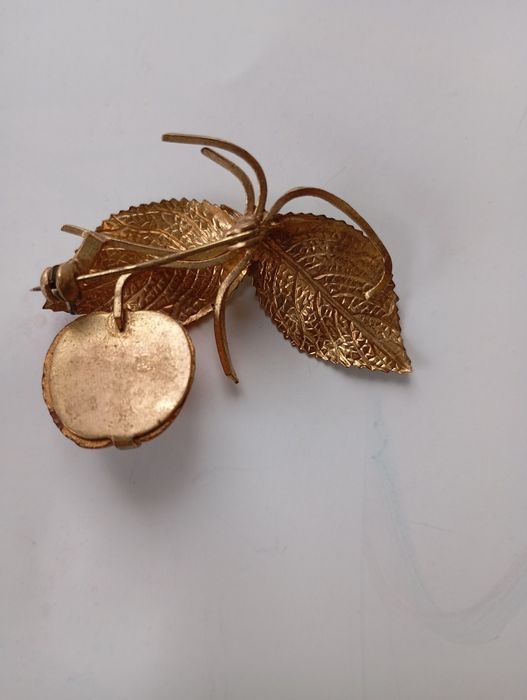 Винтажная брошь янтарь