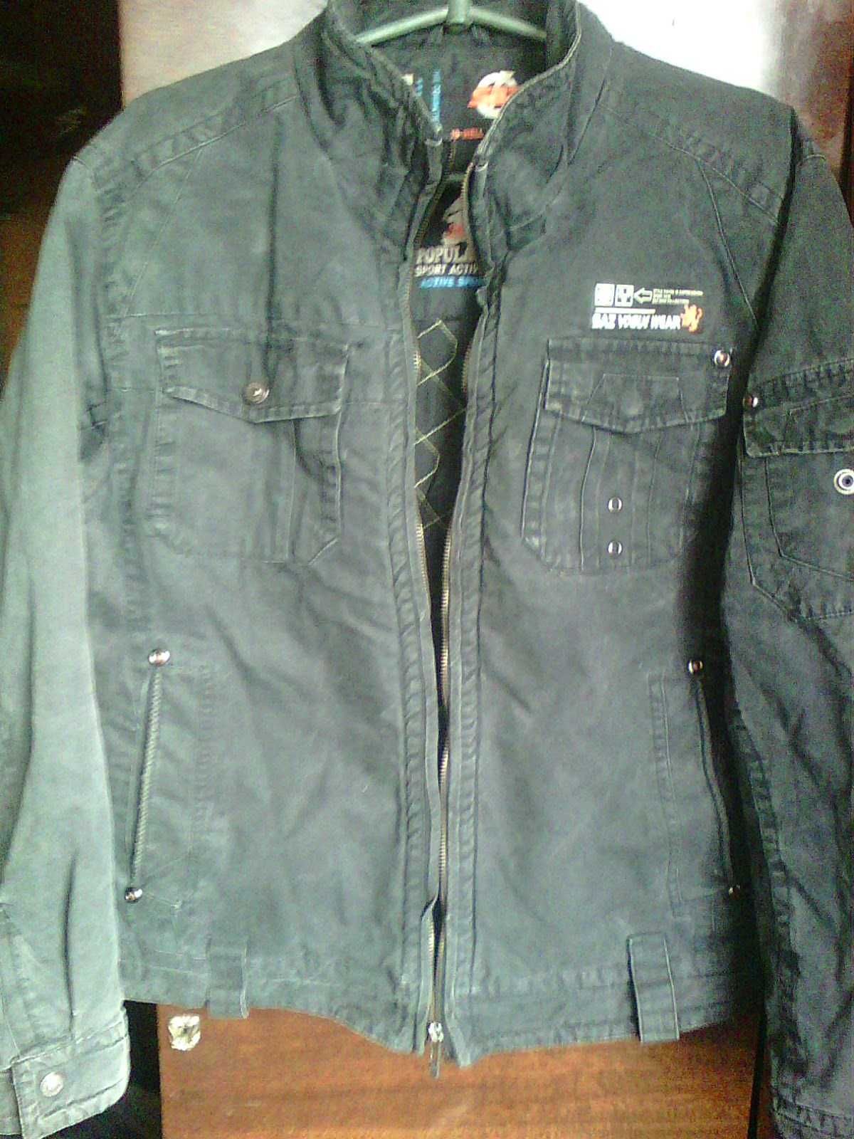 Куртка демисезонная черного цвета 48р-р 3рост и 50р-р 4рост(катоновая)
