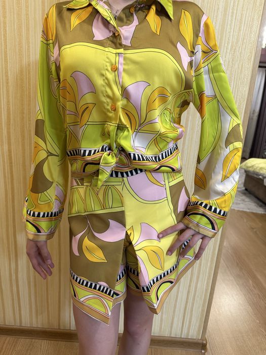 Жіночий    костюм