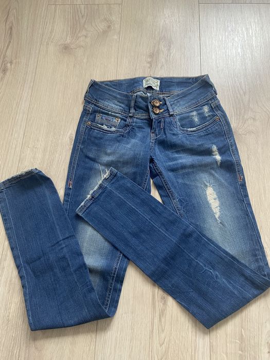 Jeansy Bershka r.34 jak nowe