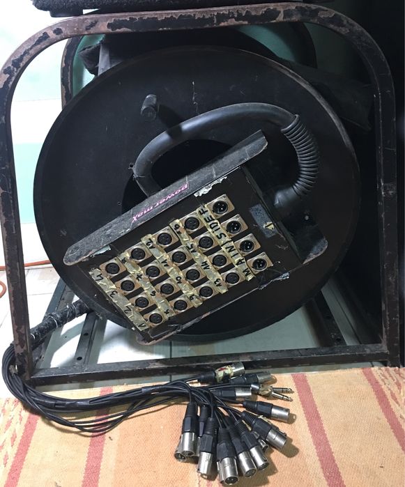 Stage box com roldana enroladora