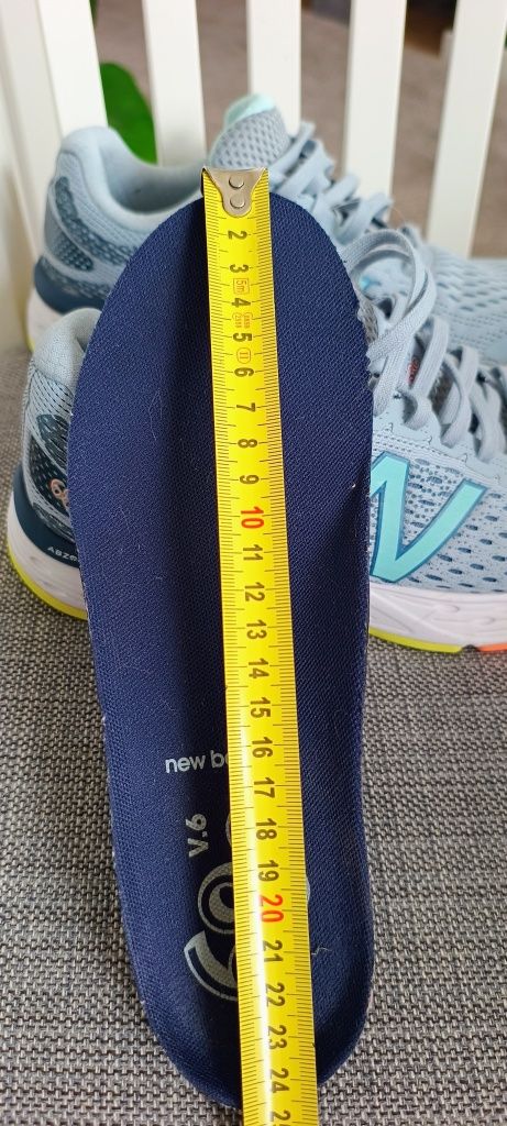 New Balance r. 37-37,5 wkładka 23,8cm